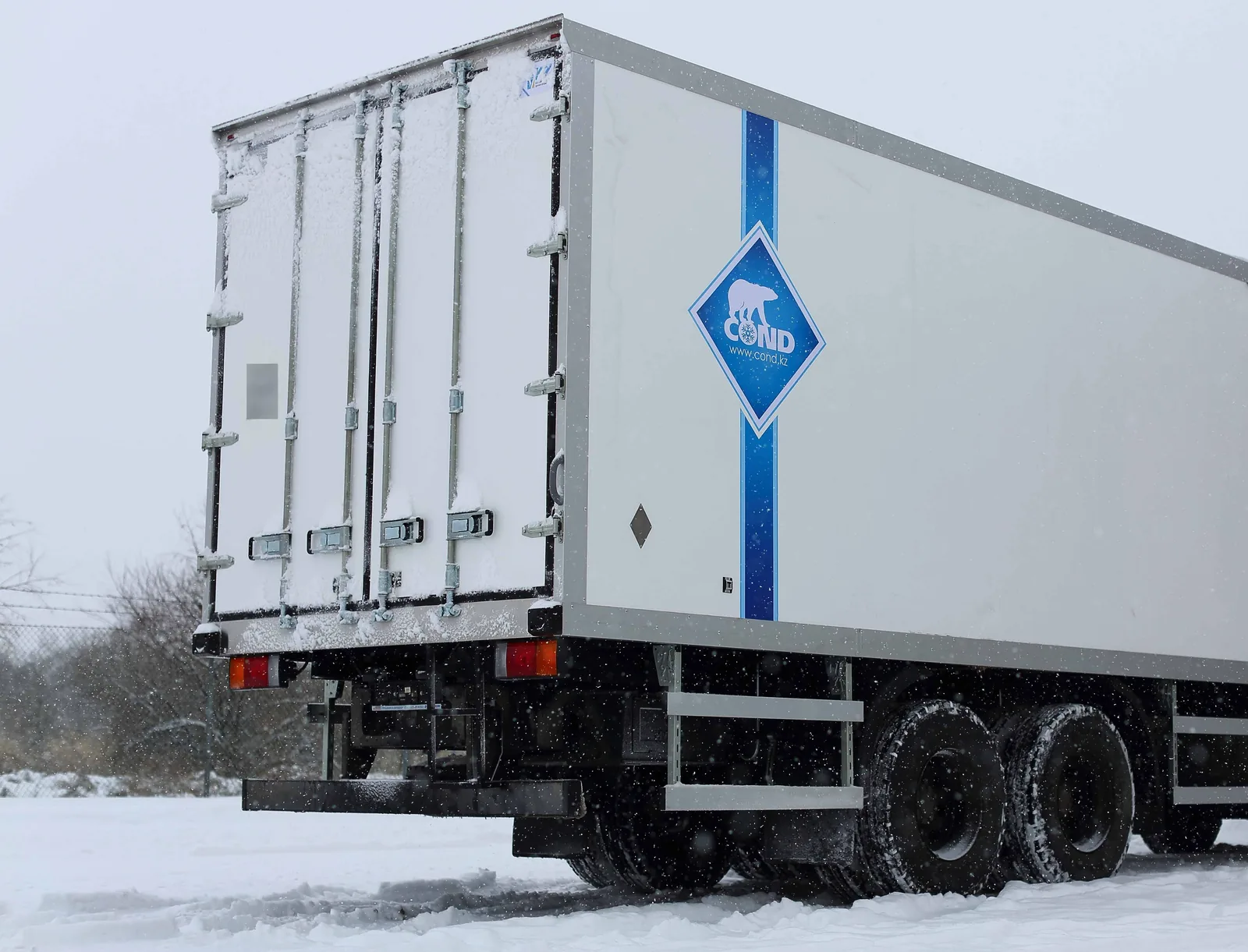 Изотермический фургон на шасси Хендай HD260 — COND